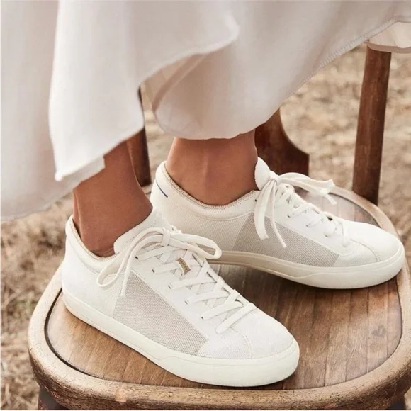 Rothy's The Lace Up Sneaker in the Golden Metallic color Women’s size 7 - Picture 1 of 11